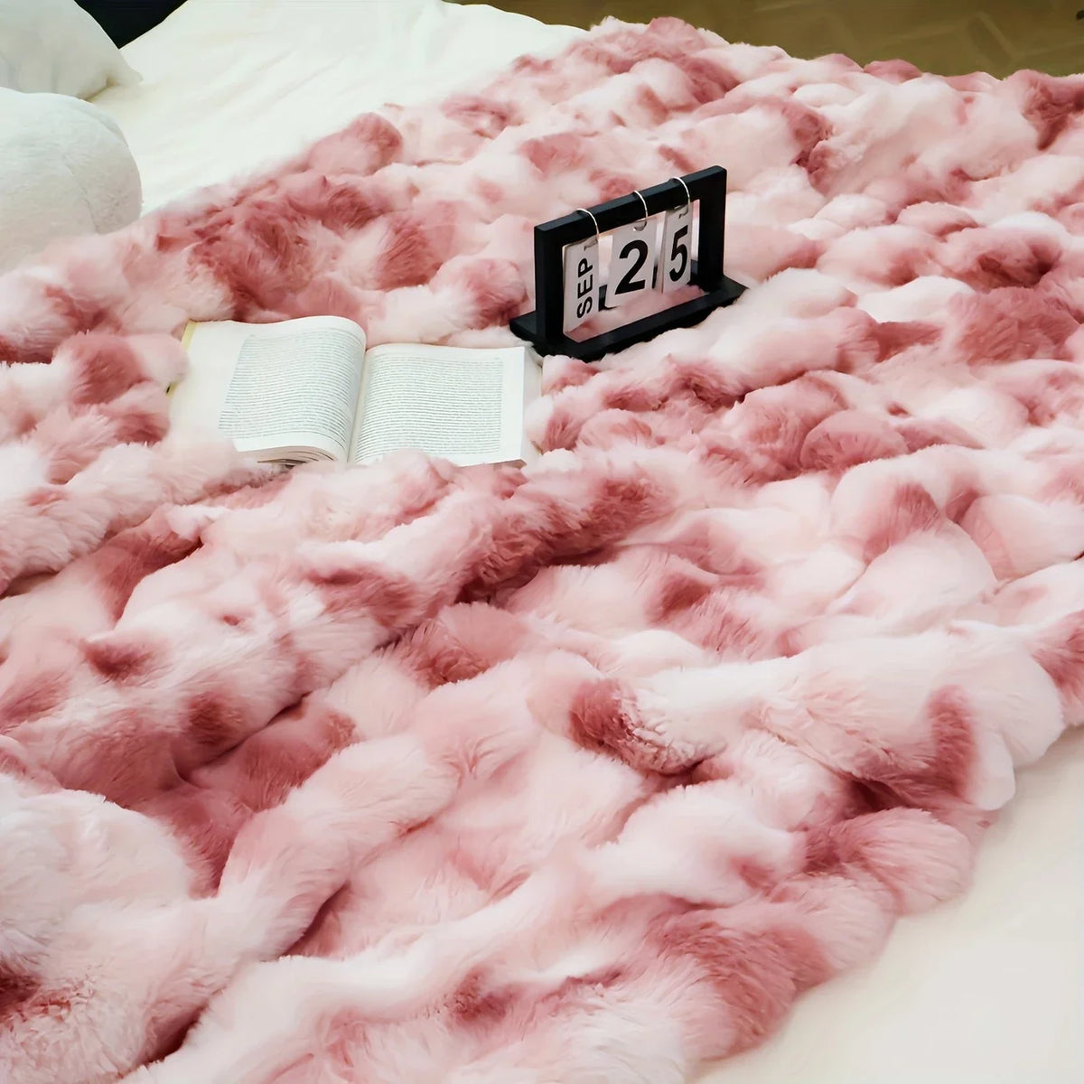 Luxe Bubble Faux Fur Throw